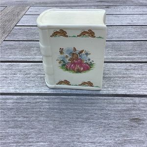 BEATRIX POTTER PORCELAIN CHILDREN’S BANK. NEW.